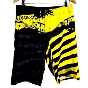 Quick Silver Estillo Surfer Board Shorts Tie Waist Pocket Size 32 All Over Print